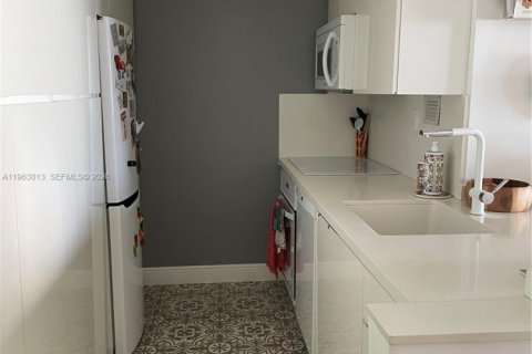 Купить кондоминиум в Майами-Бич, Флорида 1 спальня, 77.76м2, № 2023870 - фото 24