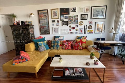 Купить кондоминиум в Майами-Бич, Флорида 1 спальня, 77.76м2, № 2023870 - фото 2