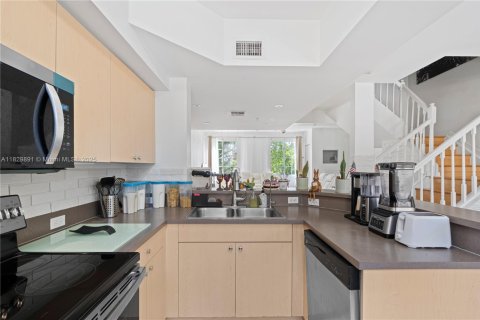 Townhouse in Aventura, Florida 2 bedrooms, 122.26 sq.m. № 1805985 - photo 14