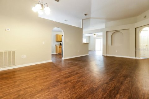 House in Haines City, Florida 4 bedrooms, 174.1 sq.m. № 1910228 - photo 3