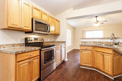 House in Haines City, Florida 4 bedrooms, 174.1 sq.m. № 1910228 - photo 5
