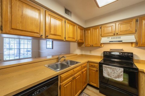 Touwnhouse à vendre à Tampa, Floride: 2 chambres, 83.24 m2 № 2391063 - photo 8