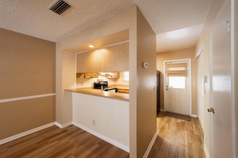 Touwnhouse à vendre à Tampa, Floride: 2 chambres, 83.24 m2 № 2391063 - photo 7