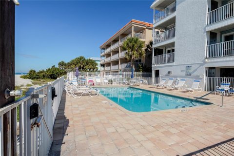Copropriété à vendre à Indian Rocks Beach, Floride: 2 chambres, 105.44 m2 № 2412567 - photo 24