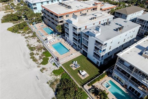 Condo à Indian Rocks Beach, Floride, 2 chambres № 2412567