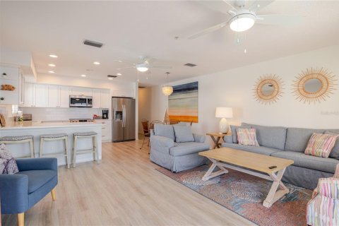 Copropriété à vendre à Indian Rocks Beach, Floride: 2 chambres, 105.44 m2 № 2412567 - photo 12