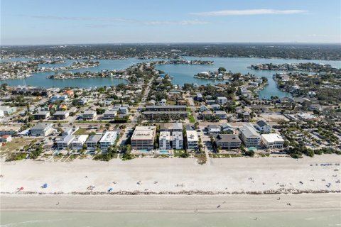 Copropriété à vendre à Indian Rocks Beach, Floride: 2 chambres, 105.44 m2 № 2412567 - photo 30