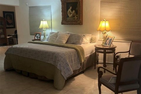 Casa en venta en Miami, Florida, 4 dormitorios № 2057871 - foto 29
