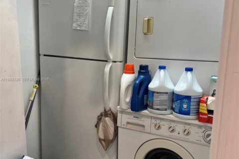 Casa en venta en Miami, Florida, 4 dormitorios № 2057871 - foto 17