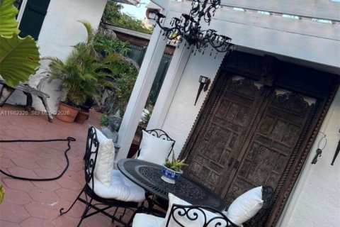 Casa en venta en Miami, Florida, 4 dormitorios № 2057871 - foto 27