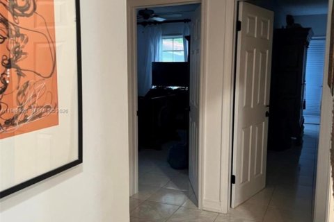 Casa en venta en Miami, Florida, 4 dormitorios № 2057871 - foto 12