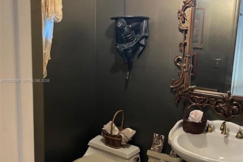Casa en venta en Miami, Florida, 4 dormitorios № 2057871 - foto 19
