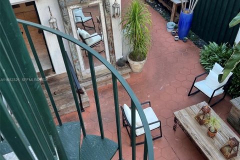 Casa en venta en Miami, Florida, 4 dormitorios № 2057871 - foto 22