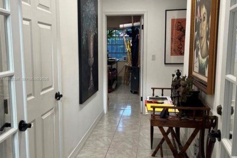 Casa en venta en Miami, Florida, 4 dormitorios № 2057871 - foto 11