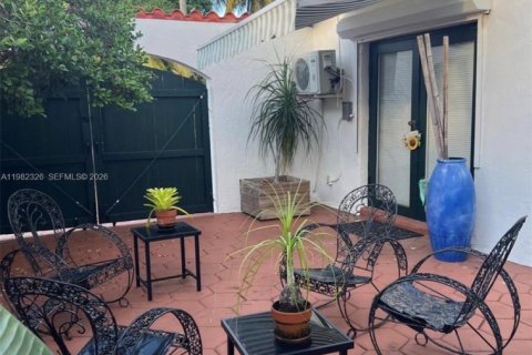 Casa en venta en Miami, Florida, 4 dormitorios № 2057871 - foto 8
