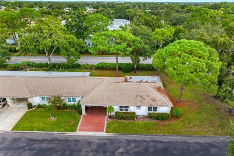 Condo in Seminole, Florida, 2 bedrooms  № 1899506 - photo 17