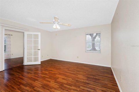 Condo in Seminole, Florida, 2 bedrooms  № 1899506 - photo 9