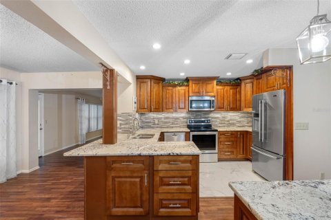 Condo in Seminole, Florida, 2 bedrooms  № 1899506 - photo 6