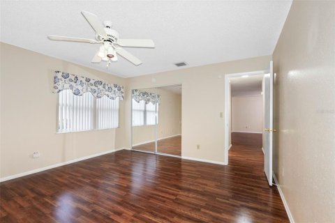 Condo in Seminole, Florida, 2 bedrooms  № 1899506 - photo 11
