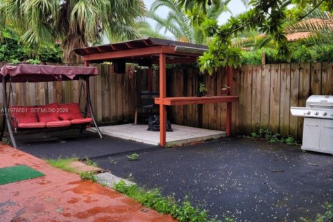 Villa ou maison à louer à Miami, Floride: 4 chambres, 187.29 m2 № 2040535 - photo 20