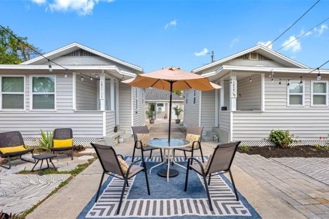 Propiedad comercial en venta en Saint Petersburg, Florida, 4 dormitorios, 183.2 m2 № 1746863 - foto 2