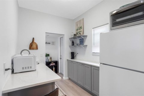 Propiedad comercial en venta en Saint Petersburg, Florida, 4 dormitorios, 183.2 m2 № 1746863 - foto 24