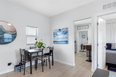Propiedad comercial en venta en Saint Petersburg, Florida, 4 dormitorios, 183.2 m2 № 1746863 - foto 15