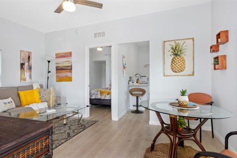 Propiedad comercial en venta en Saint Petersburg, Florida, 4 dormitorios, 183.2 m2 № 1746863 - foto 29