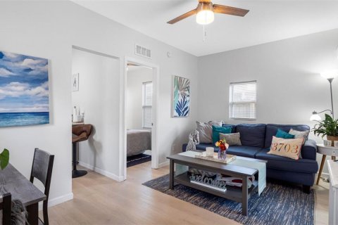 Propiedad comercial en venta en Saint Petersburg, Florida, 4 dormitorios, 183.2 m2 № 1746863 - foto 13