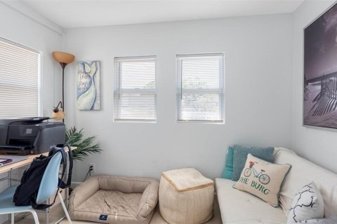 Propiedad comercial en venta en Saint Petersburg, Florida, 4 dormitorios, 183.2 m2 № 1746863 - foto 16