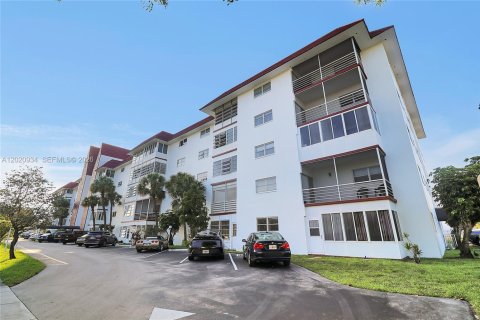 Condo in Lauderhill, Florida, 2 bedrooms  № 2077562 - photo 2
