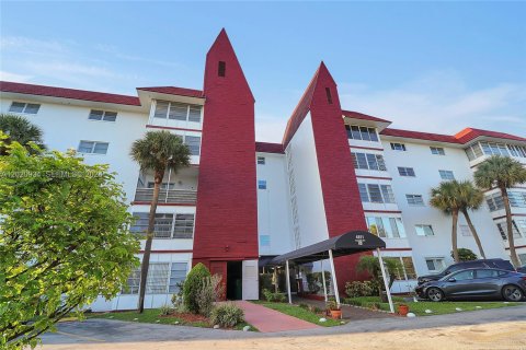 Condo in Lauderhill, Florida, 2 bedrooms  № 2077562 - photo 20