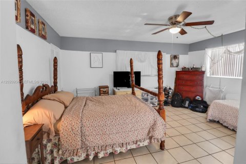 Condo in Lauderhill, Florida, 2 bedrooms  № 2077562 - photo 7