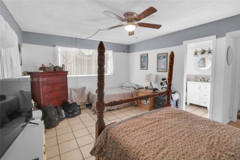 Condo in Lauderhill, Florida, 2 bedrooms  № 2077562 - photo 10
