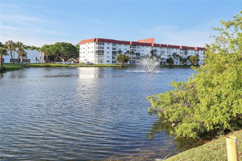 Condo in Lauderhill, Florida, 2 bedrooms  № 2077562