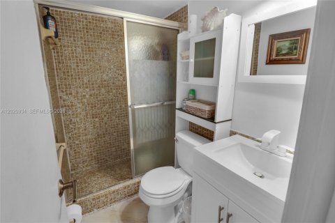 Condo in Lauderhill, Florida, 2 bedrooms  № 2077562 - photo 6