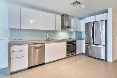 Condo in Miami, Florida  № 2337812 - photo 5