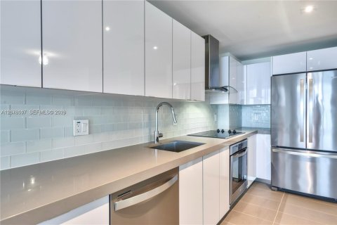 Condo in Miami, Florida  № 2337812 - photo 4