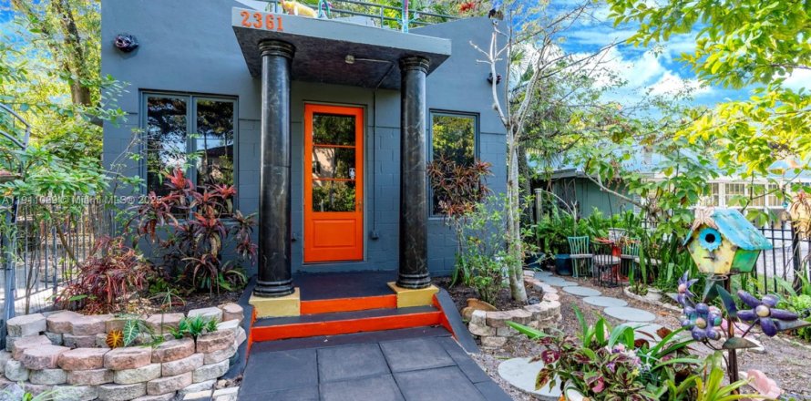 House in Fort Lauderdale, Florida 1 bedroom, 98.94 sq.m. № 1975426