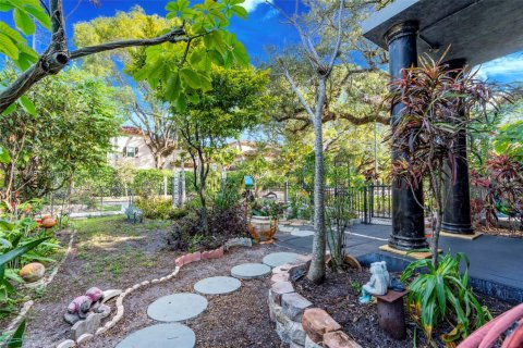 House in Fort Lauderdale, Florida 1 bedroom, 98.94 sq.m. № 1975426 - photo 3