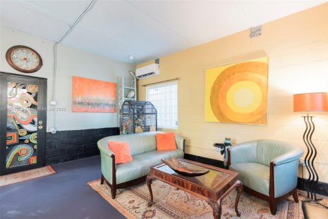 House in Fort Lauderdale, Florida 1 bedroom, 98.94 sq.m. № 1975426 - photo 16