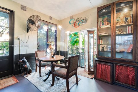 House in Fort Lauderdale, Florida 1 bedroom, 98.94 sq.m. № 1975426 - photo 4