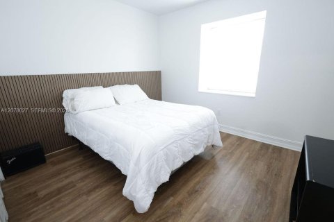 Casa en venta en Miami, Florida, 4 dormitorios, 161.09 m2 № 2382719 - foto 21