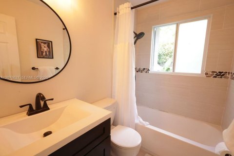 Casa en venta en Miami, Florida, 4 dormitorios, 161.09 m2 № 2382719 - foto 20