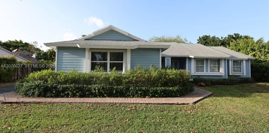 Casa en Miami, Florida 4 dormitorios, 161.09 m2 № 2382719