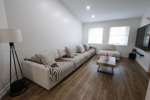 Casa en venta en Miami, Florida, 4 dormitorios, 161.09 m2 № 2382719 - foto 22