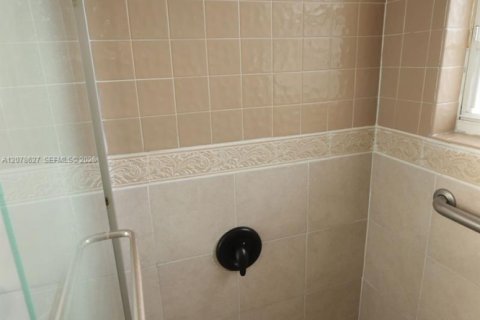 Casa en venta en Miami, Florida, 4 dormitorios, 161.09 m2 № 2382719 - foto 13