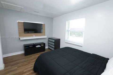 Casa en venta en Miami, Florida, 4 dormitorios, 161.09 m2 № 2382719 - foto 23