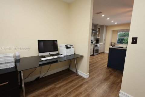 Casa en venta en Miami, Florida, 4 dormitorios, 161.09 m2 № 2382719 - foto 30