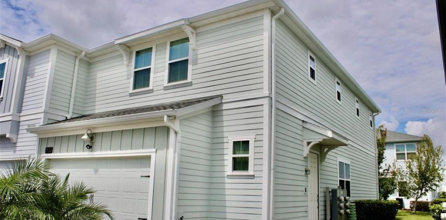 House in Kissimmee, Florida 3 bedrooms, 187.29 sq.m. № 2410675
